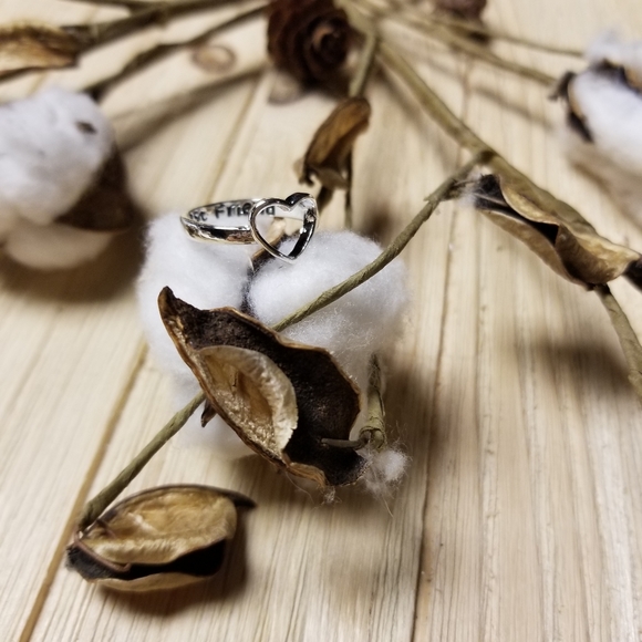 ❤❤Adorable Best Friend Heart Ring in SILVER ❤❤ - Picture 6 of 10